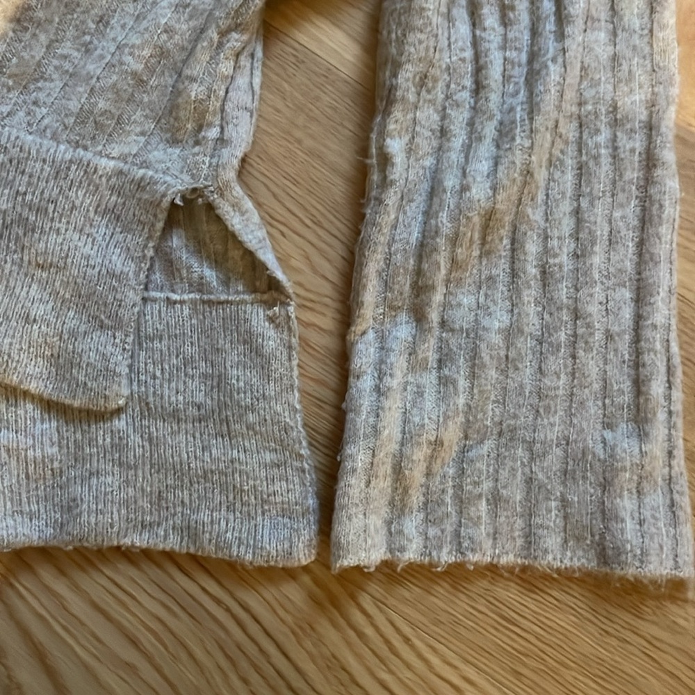 Sweater - Picture 3 of 5